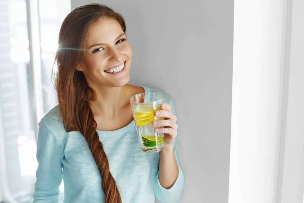 Wasser ist ein kostbares Gut und sollte nicht zum Reinigen verschwendet werden. Foto: Adobe Stock