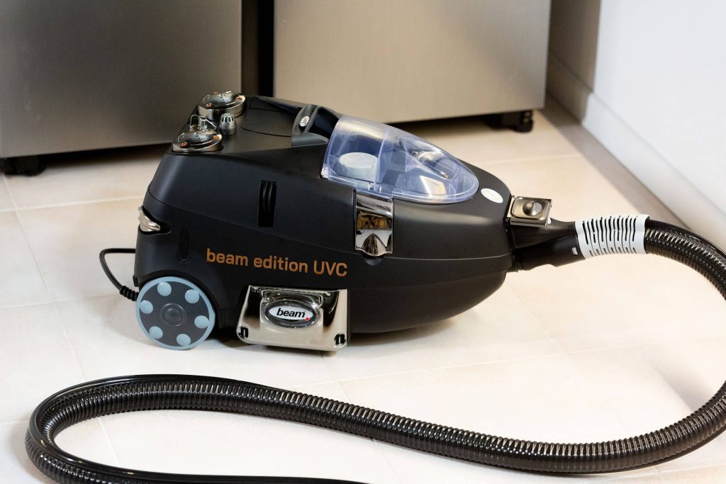 Der edition UVC von beam ist der nachhaltig Green-Cleaning-Allrounder im Haushalt. Foto: Enrico Celotto/beam GmbH